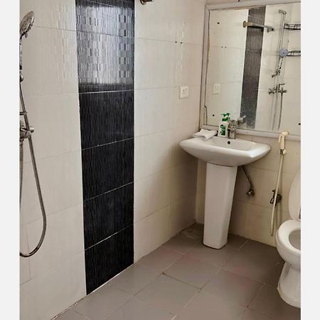 Proview 3 Bhk colorful and cosy apartment Большая Нойда Экстерьер фото